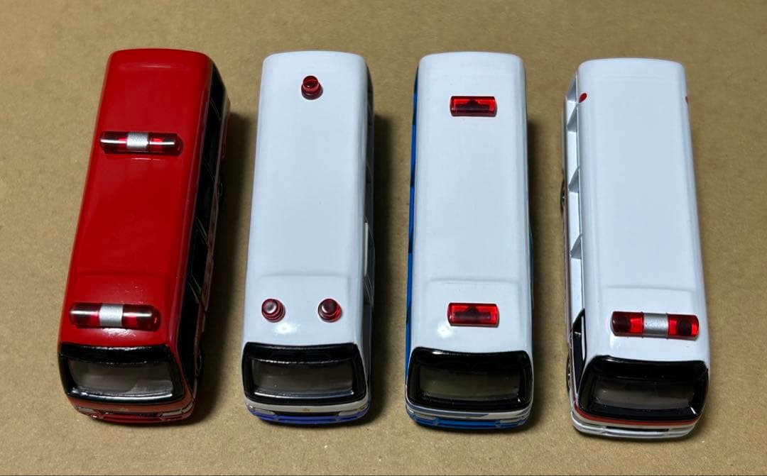 トミカ トヨタ コースター 4台セット