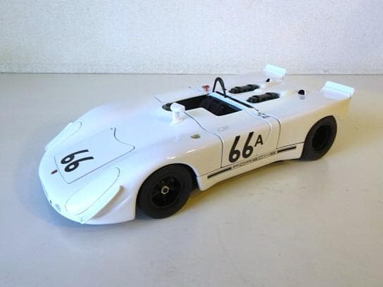 特価 AUTOart (1/18) ポルシェ 908/02 Holtville