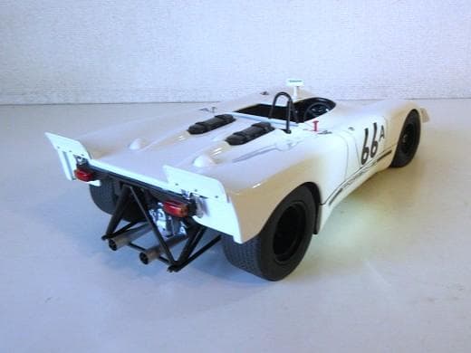 特価 AUTOart (1/18) ポルシェ 908/02 Holtville