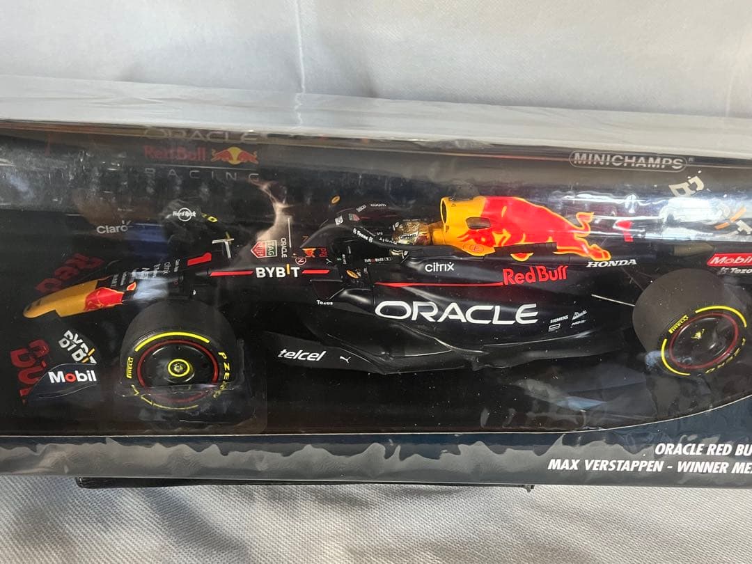 レッドブルF1 1/18 マックス・フェルスタッペン　メキシコGPウィナー