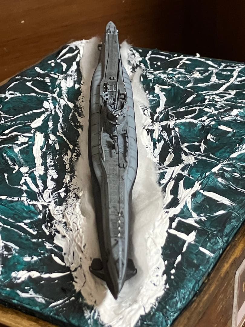 Uボート VII typeD 1/350 完成品　海上ジオラマ