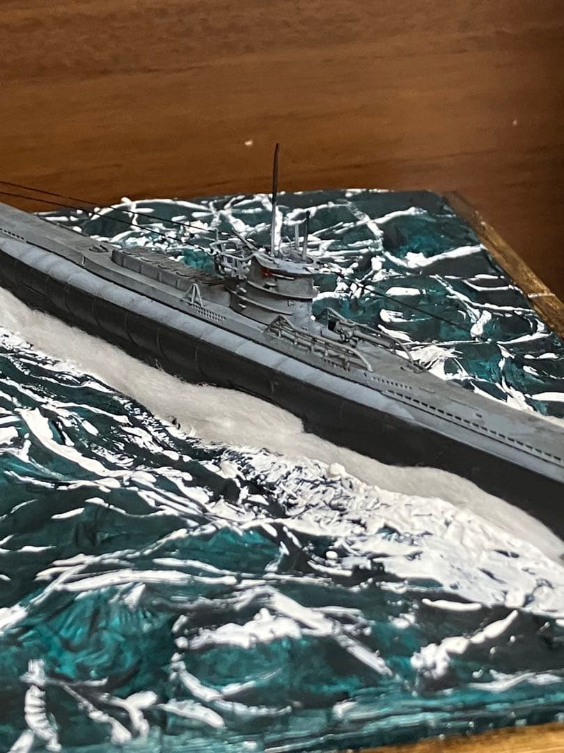 Uボート VII typeD 1/350 完成品　海上ジオラマ