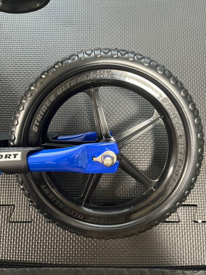 【美品】STRIDER ストライダー スポーツ ブルー 12インチ