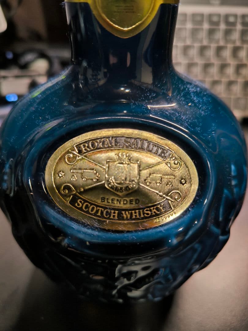 ★未開栓★シーバス・ブラザーズロイヤル・サルート21年700ml★青陶器★箱付き