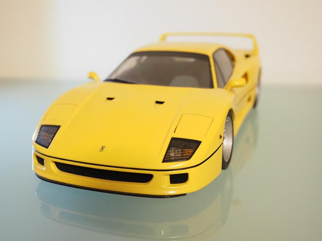 AUTOart 1/18 Ferrari F40イエロー旧ダイキャスト開閉モデル