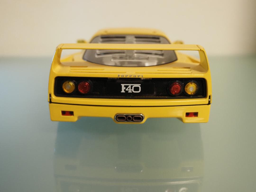 AUTOart 1/18 Ferrari F40イエロー旧ダイキャスト開閉モデル
