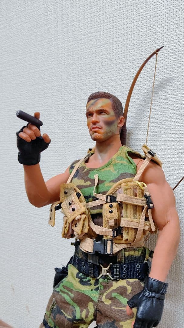 HOTToys.映画[プレデター:(ダッチ少佐)1/6]土日限定価格!!