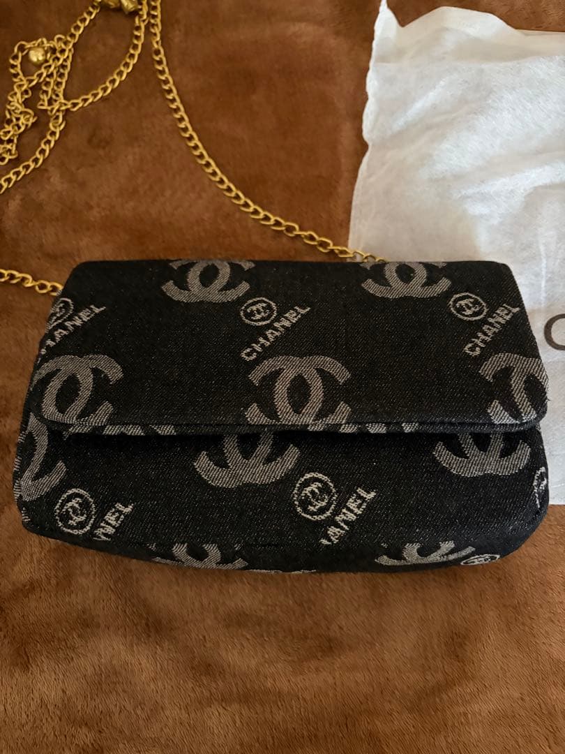 CHANELシャネル ショルダーバッグ チェーンバック　ノベルティ　クロ