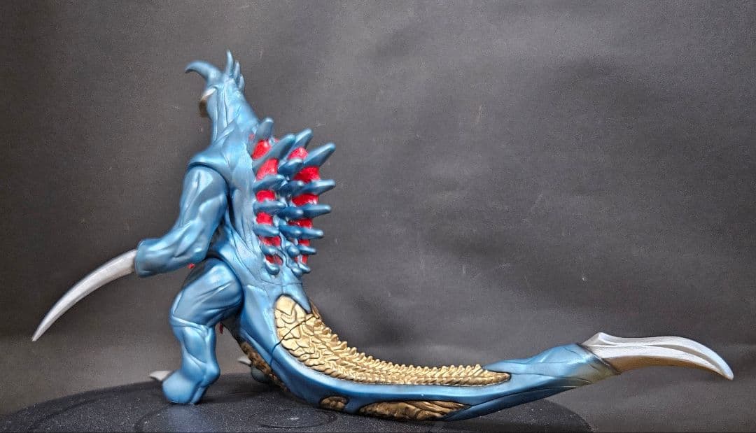 シャチゴジラ怪獣ソフビ　ガイガンミレース　リペイント完成品