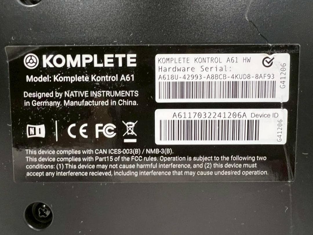 DTM・DAW NATIVE INSTRUMENTS KOMPLETE KONTROL A61