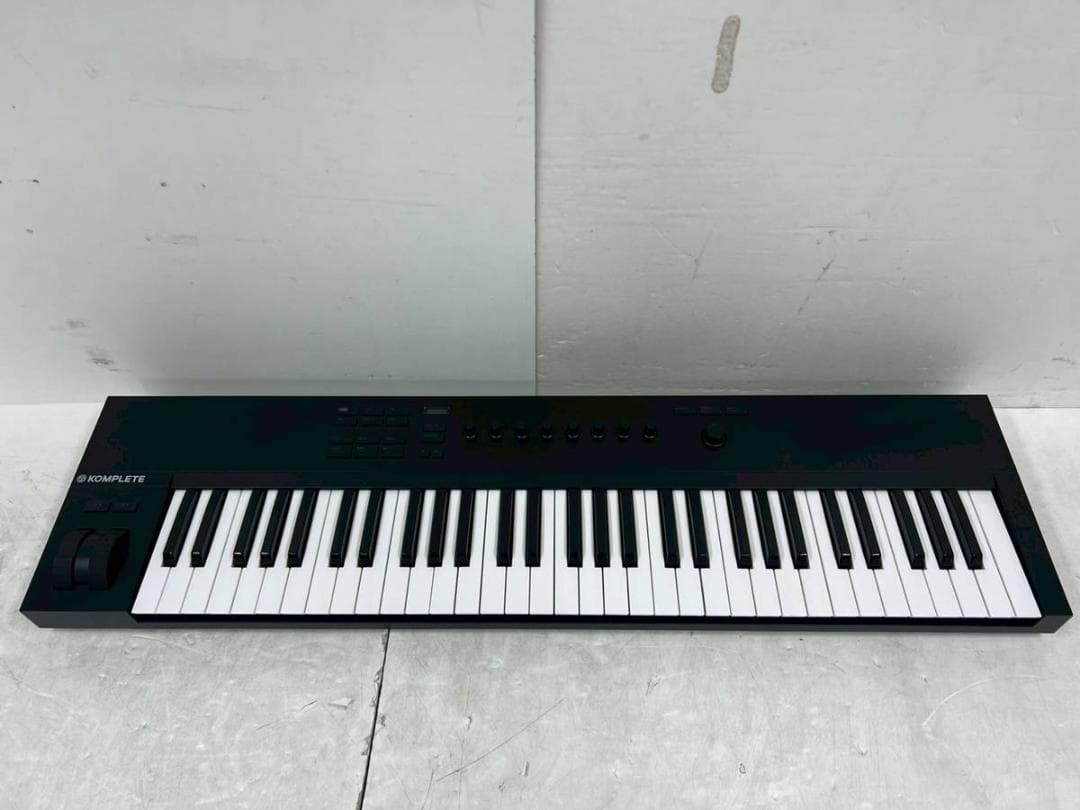 DTM・DAW NATIVE INSTRUMENTS KOMPLETE KONTROL A61