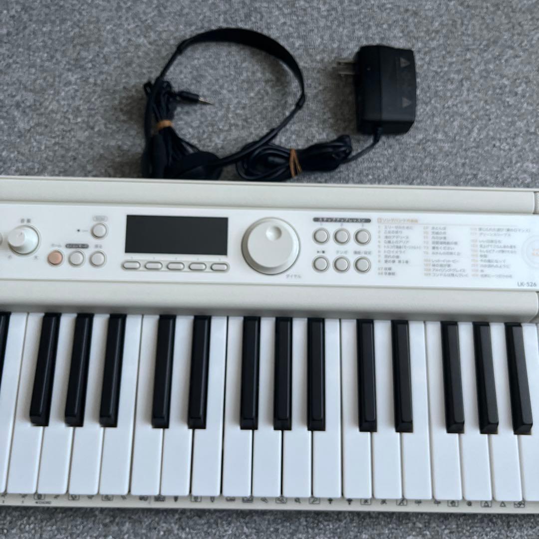 カシオ電子ピアノ　LK-526