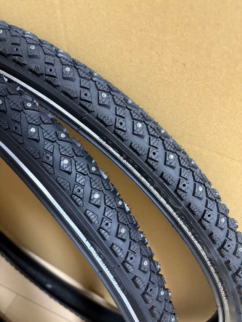 シュワルベ　マラソンウィンター スパイクタイヤ　700×40C 2本