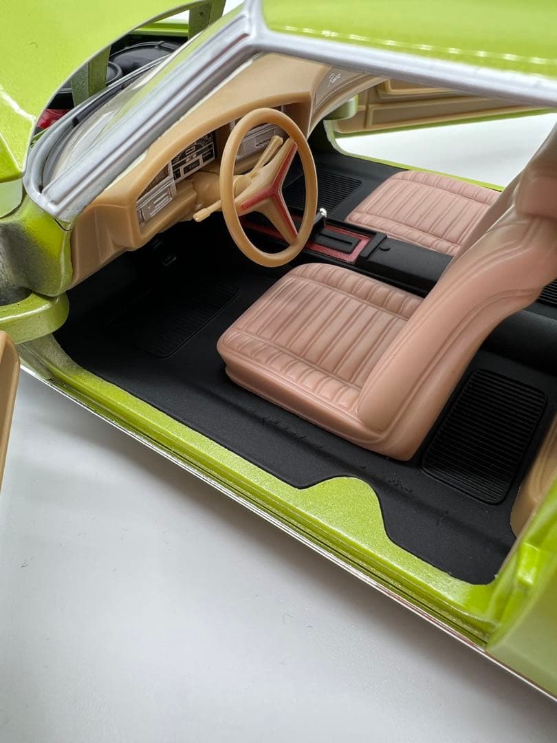 No483ミニカー1/18箱なし1971 Buick Riviera GS