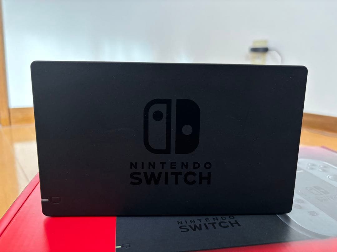 美品Nintendo Switch 本体 グレー Joy-Con付き