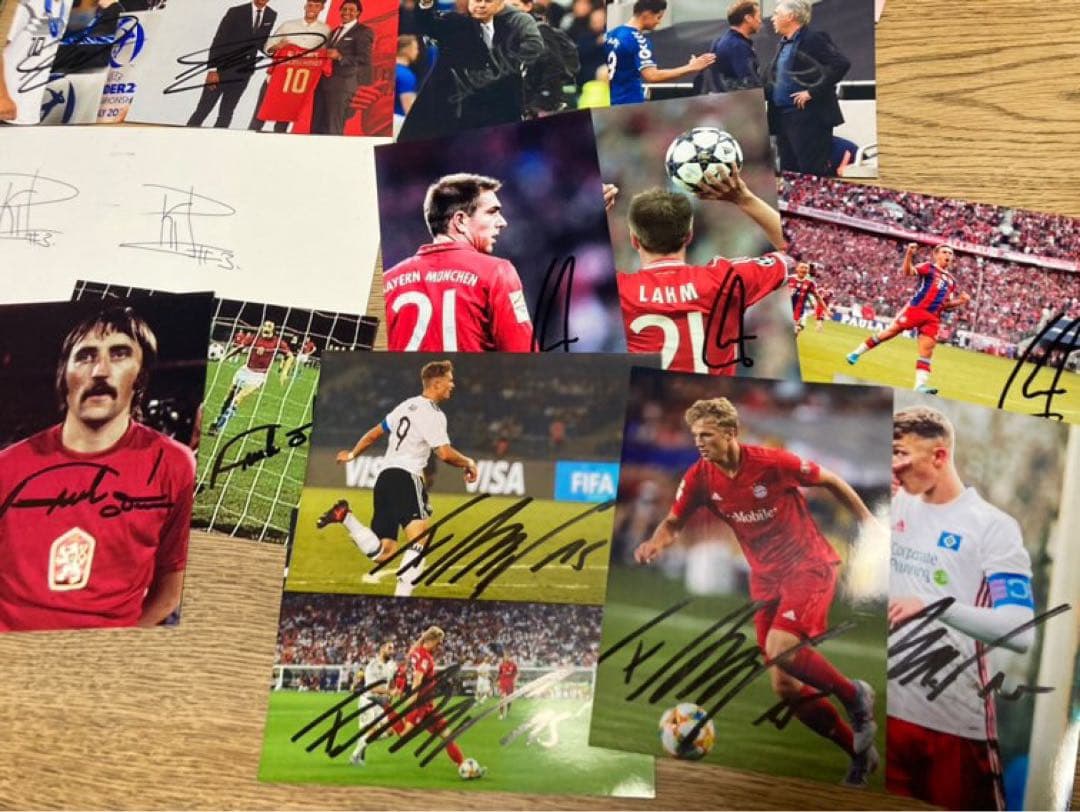 サッカー選手 直筆サイン入り 写真 フォト L判 オートグラフ バラ売り可能