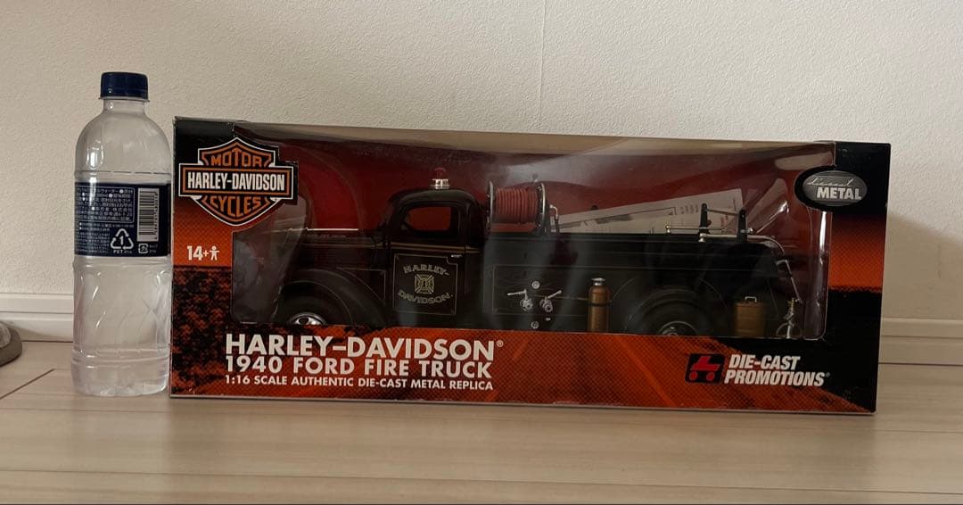 ハーレーダビッドソン 1:16サイズ　1940 FORD FIRE TRACK