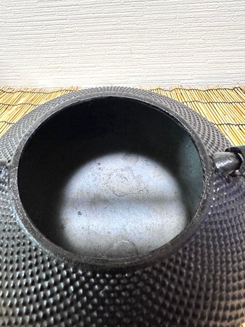未使用品　南部照光堂造　鍛治打鉉　１０型アラレ　南部鉄瓶　ななここ様　売約済み