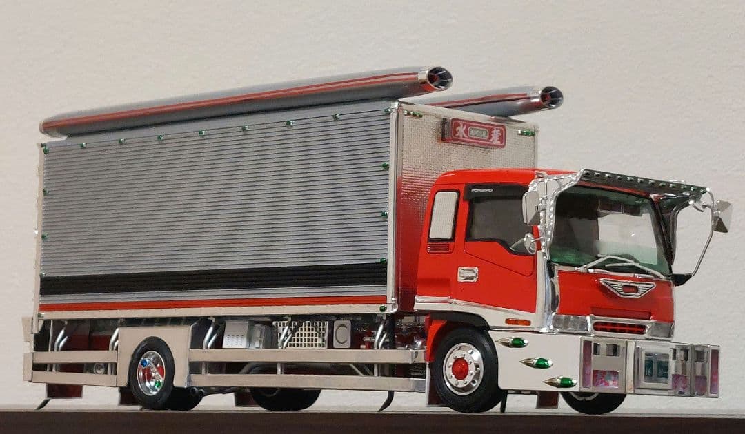 デコトラプラモデル アオシマ 1/32 いすゞ フォワード 完成品