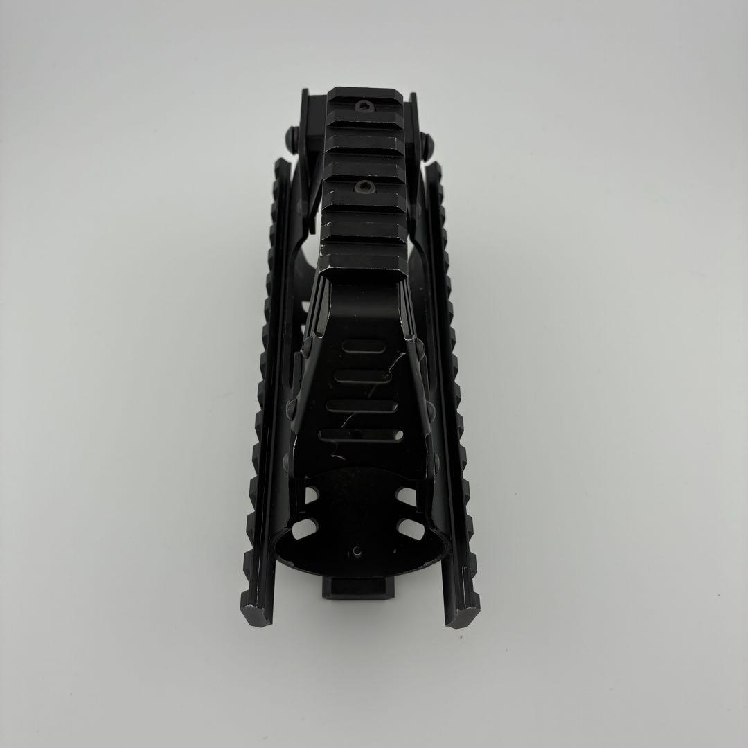 絶版品　LayLax P90用ハンドガード　AK47用マウントベース　東京マルイ