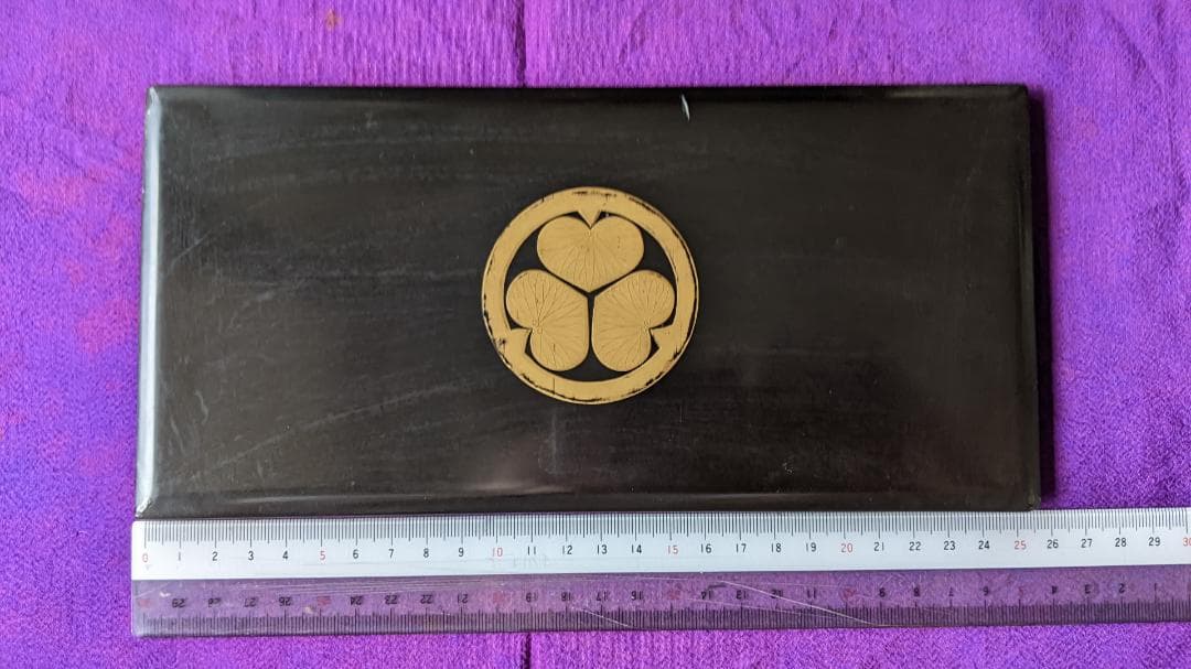三葉葵紋木箱