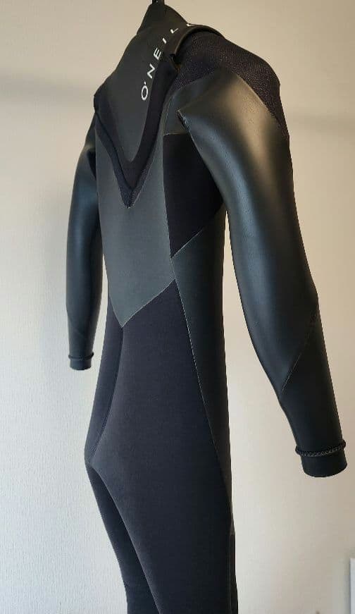 ヨ*ン様 O'NEILL　セミドライスーツ 5×3㍉　美品
