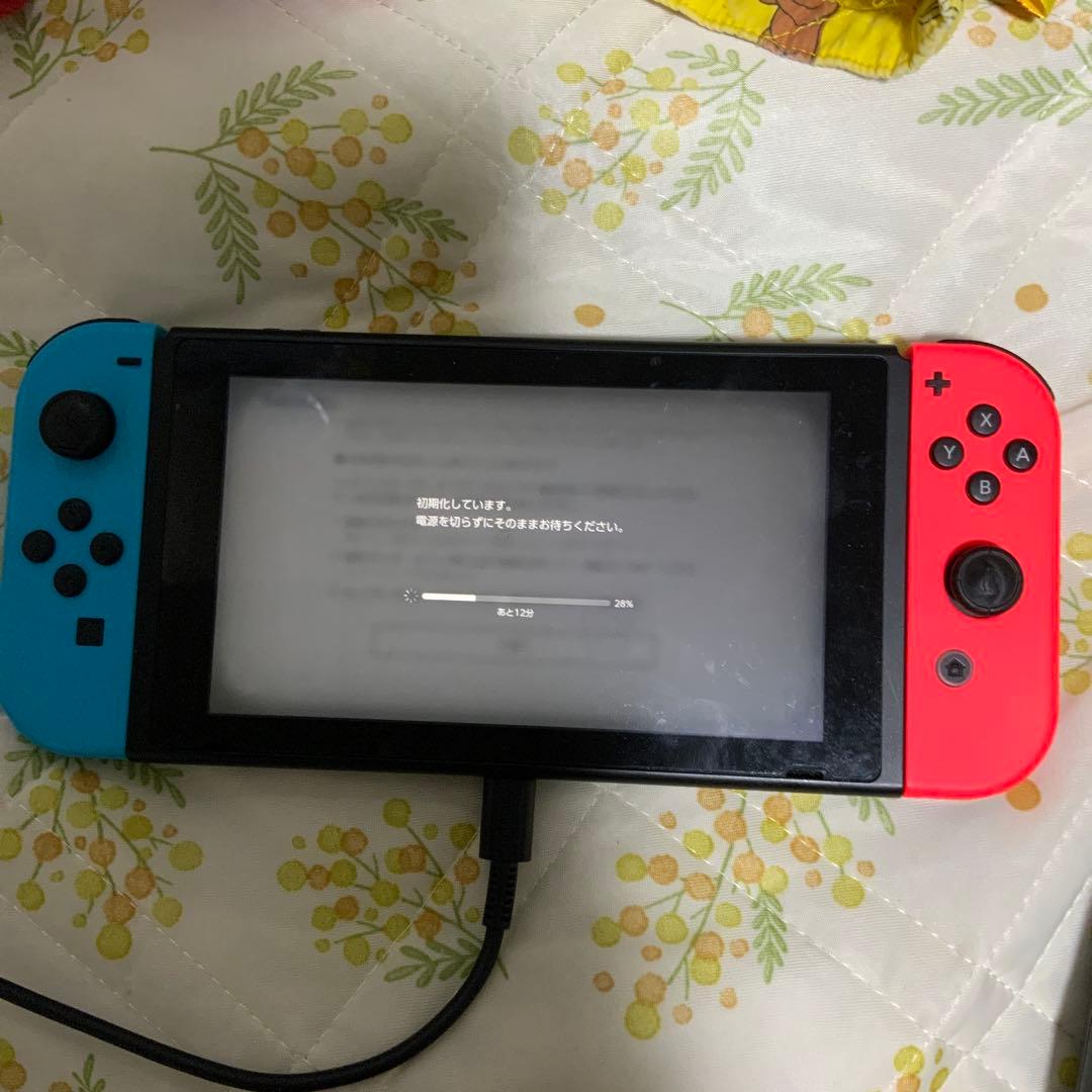 Nintendo Switch 本体 x 3台ジョイコン付き