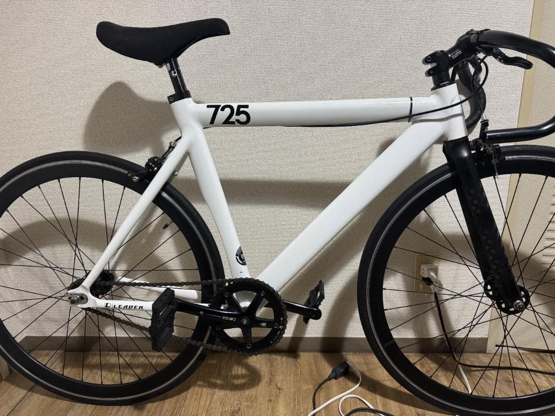 LEADER 725TR ホワイト サイズM