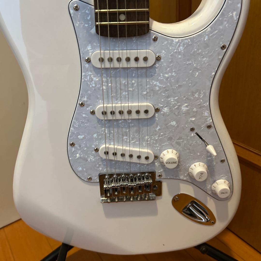 Squier ストラトキャスター ホワイト