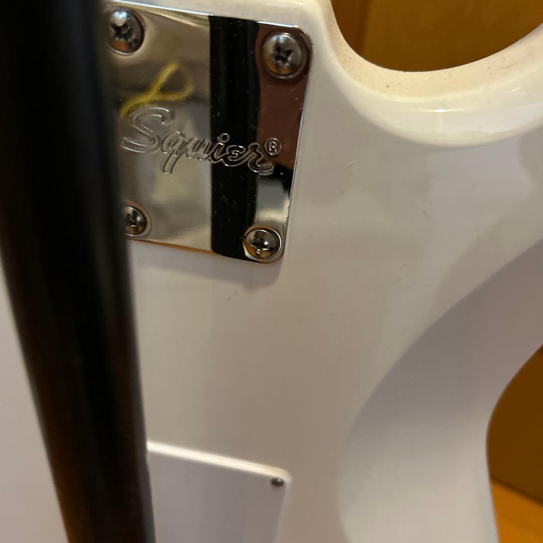 Squier ストラトキャスター ホワイト
