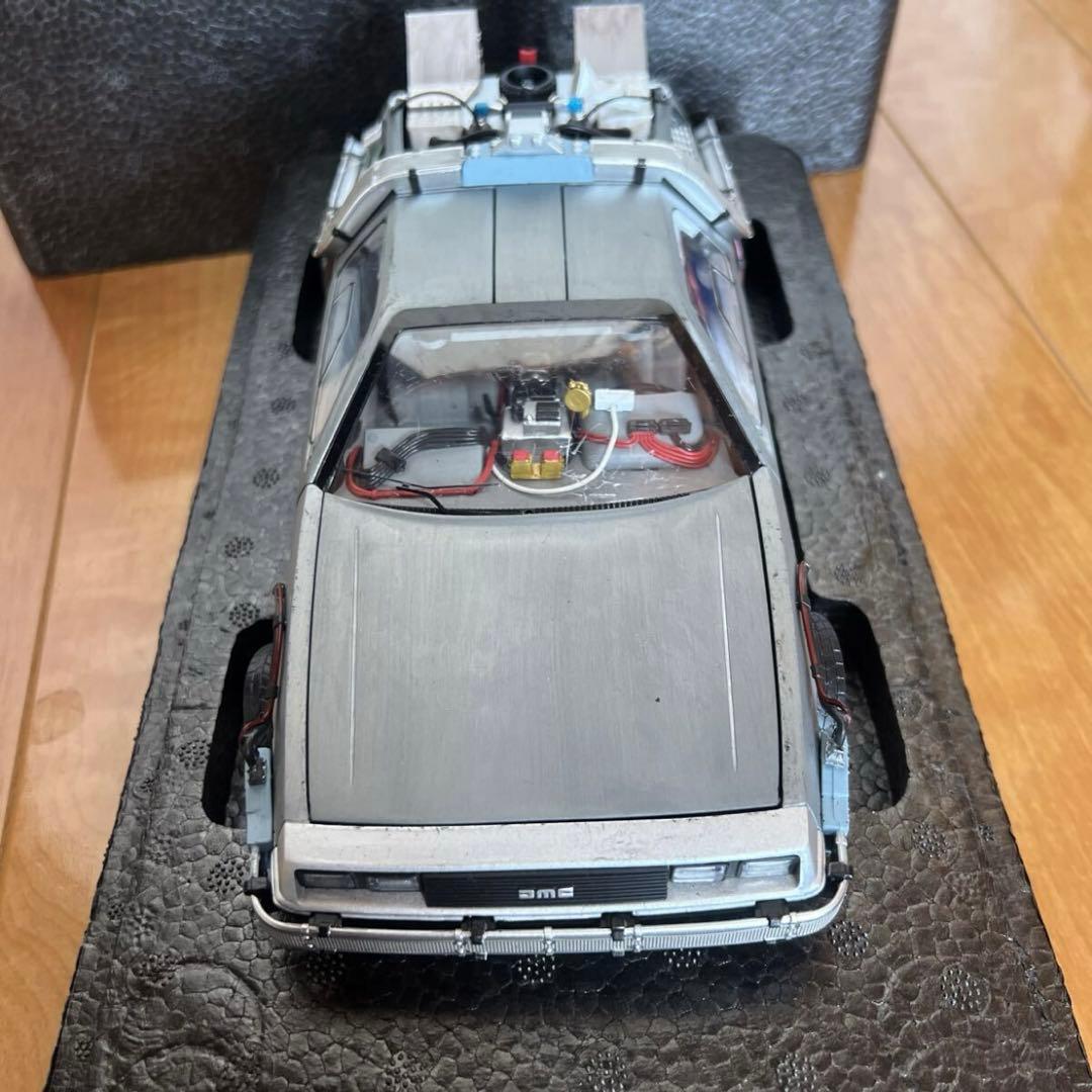 デロリアン 1/18スケール モデル Hot Wheels 中古