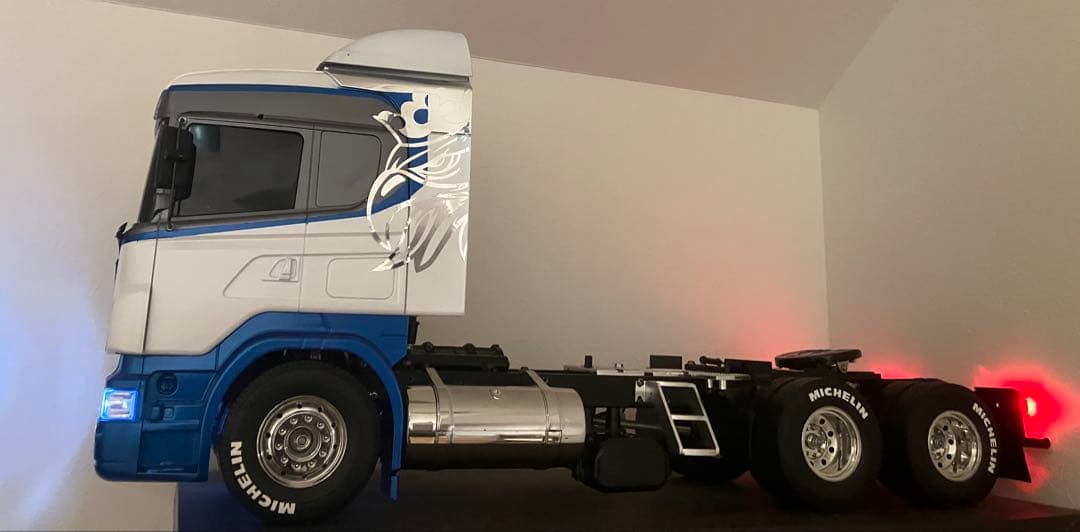 タミヤ 1/14フォードエアロマックス→スカニアスワップ