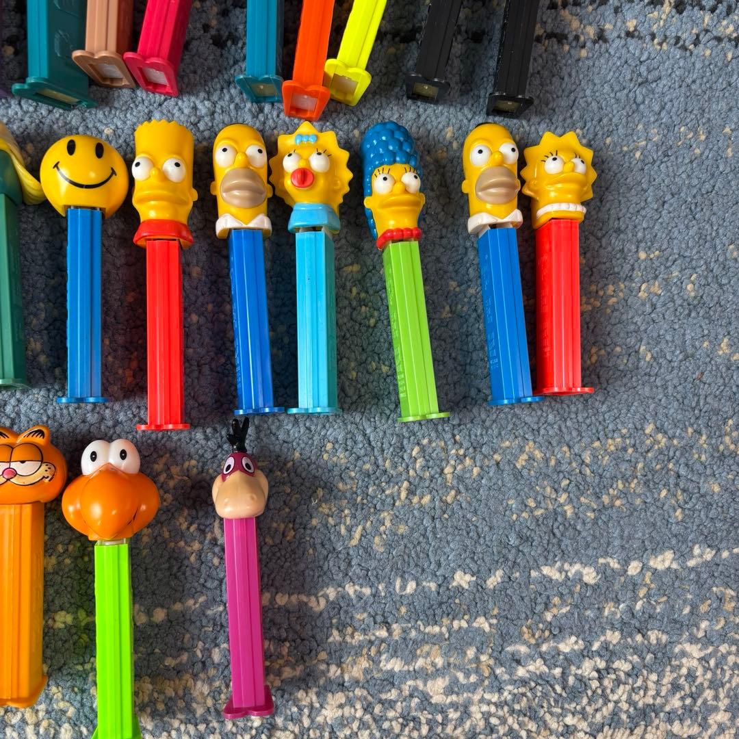 大量まとめ売り　ペッツ　PEZ ディスペンサー　82本