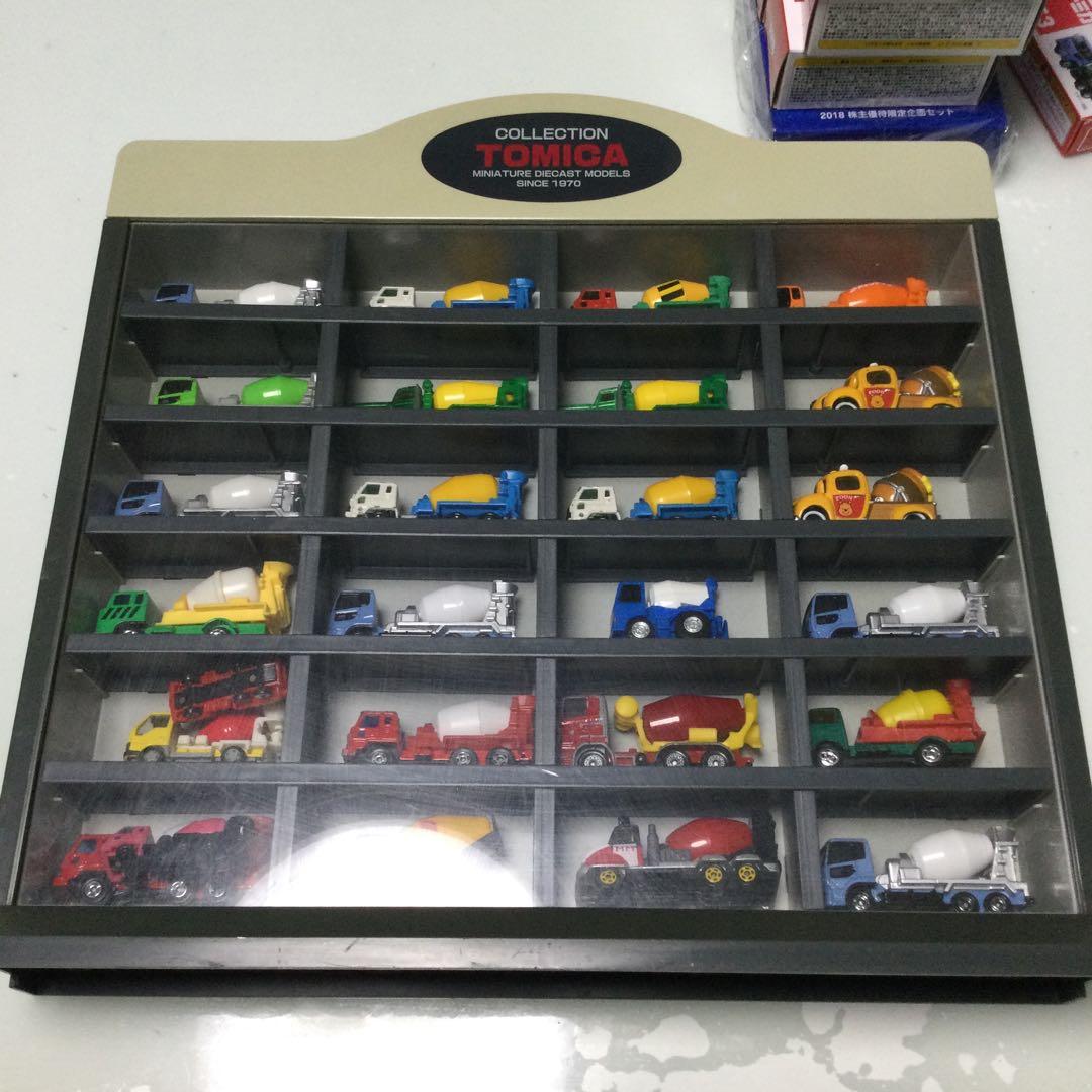 トミカコレクションケース　ミニカー　ミキサー車等44台