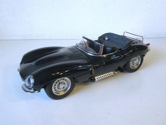 特価 AUTOart (1/18) ジャガー XKSS