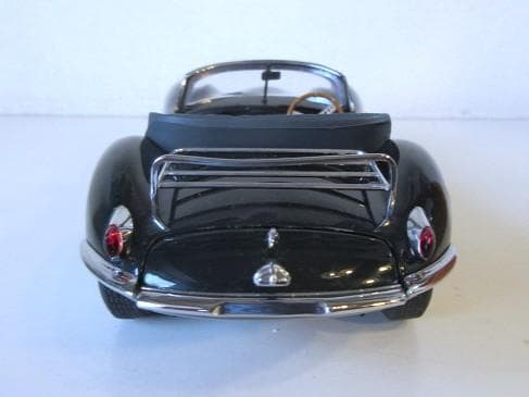 特価 AUTOart (1/18) ジャガー XKSS