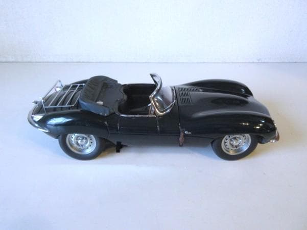 特価 AUTOart (1/18) ジャガー XKSS