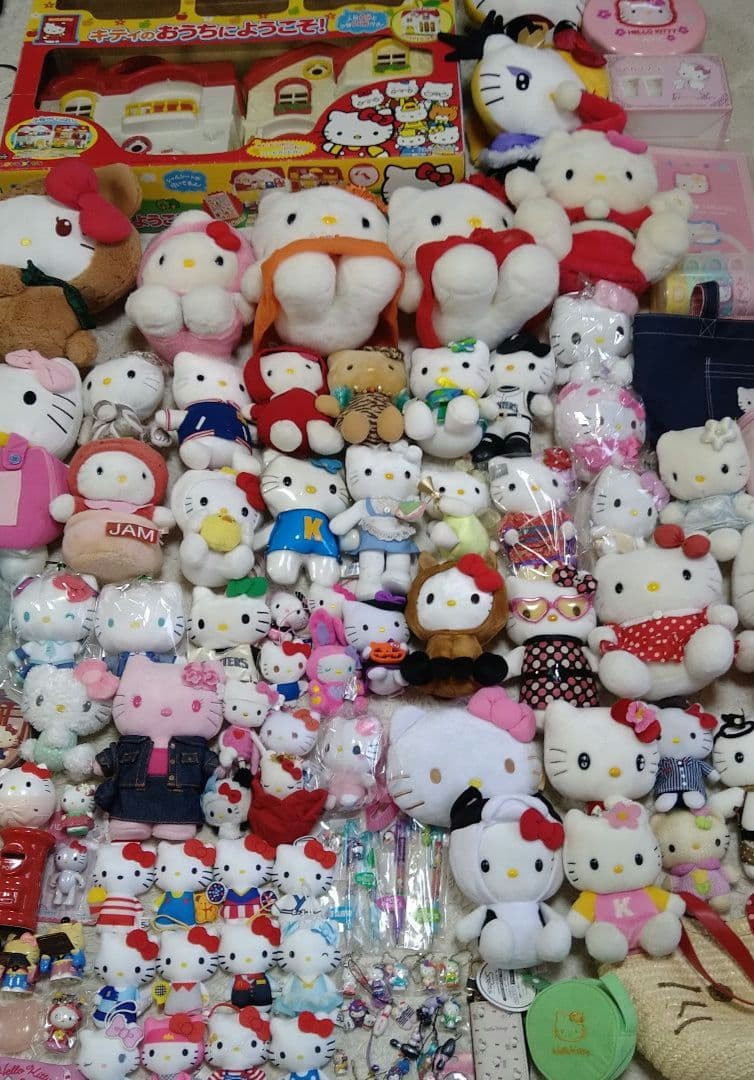 サンリオ　ハローキティまとめ売り　ぬいぐるみ　マスコット　歴代グッズセット