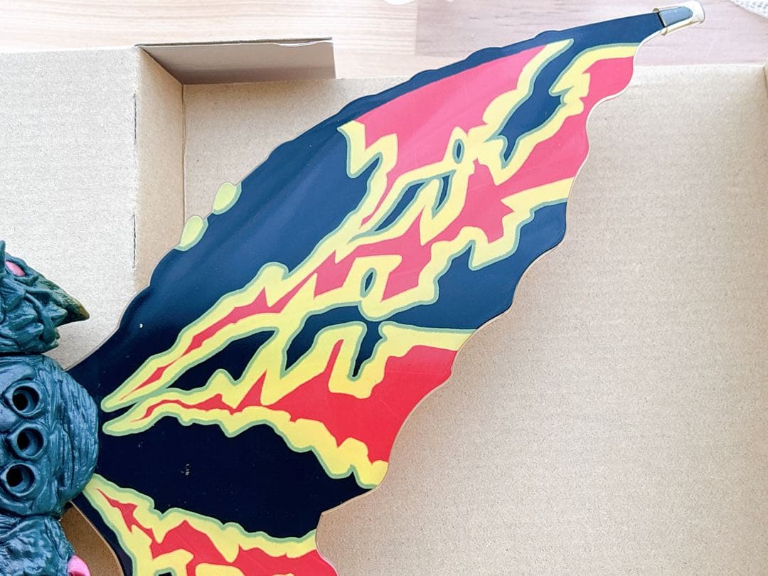 「ゴジラＶＳモスラ」リアル彩色フィギュア・バトラ