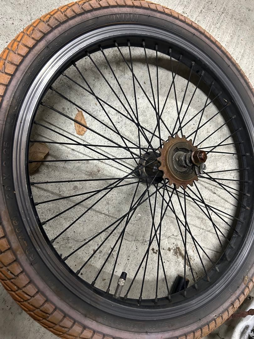 BMXバイク ホワイト 20インチ.送料込み