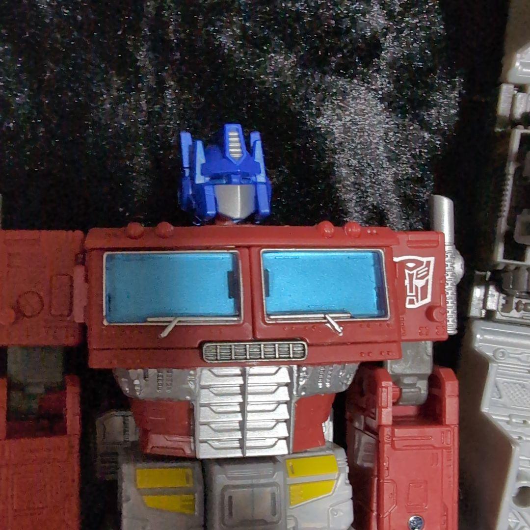 トランスフォーマー キングダム KD-19 オプティマスプライム トレーラー