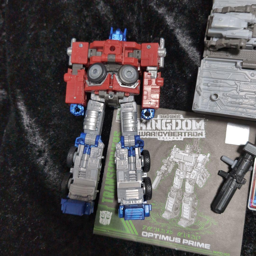 トランスフォーマー キングダム KD-19 オプティマスプライム トレーラー