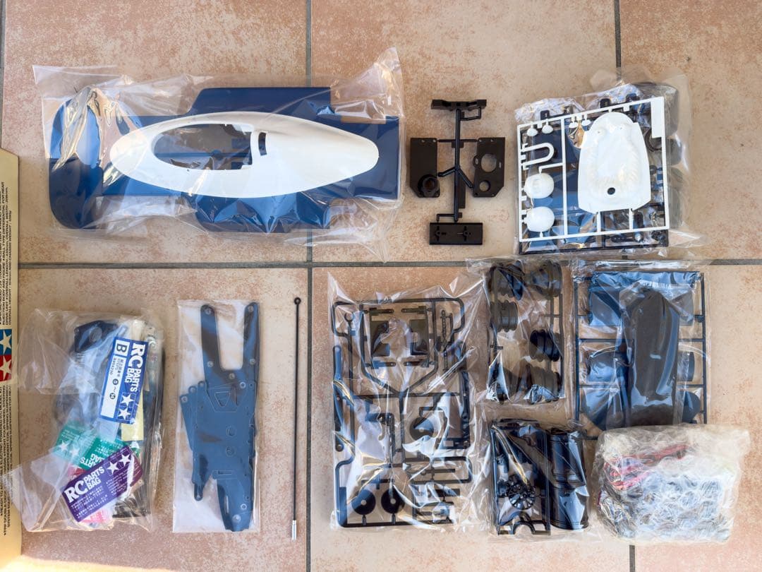 ホビーラジコン TAMIYA 49154 Tyrrell P34 SIX WHEELER