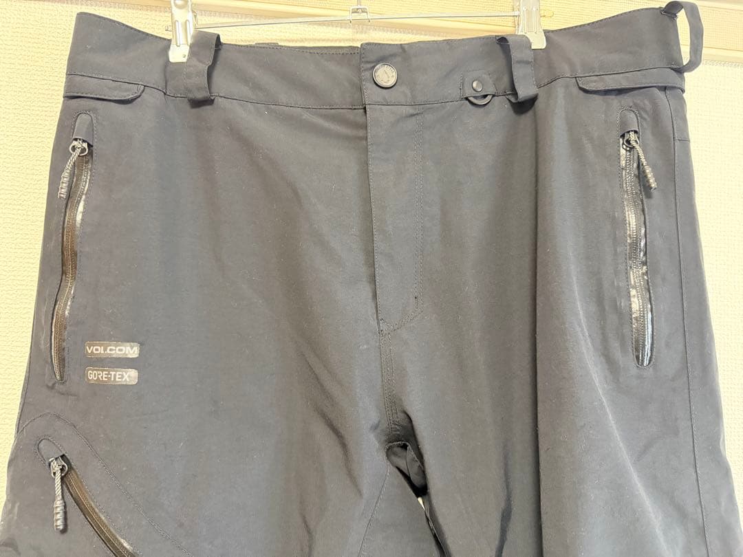 volcom goretex 黒 スノーボードパンツ ジッパーポケット付き