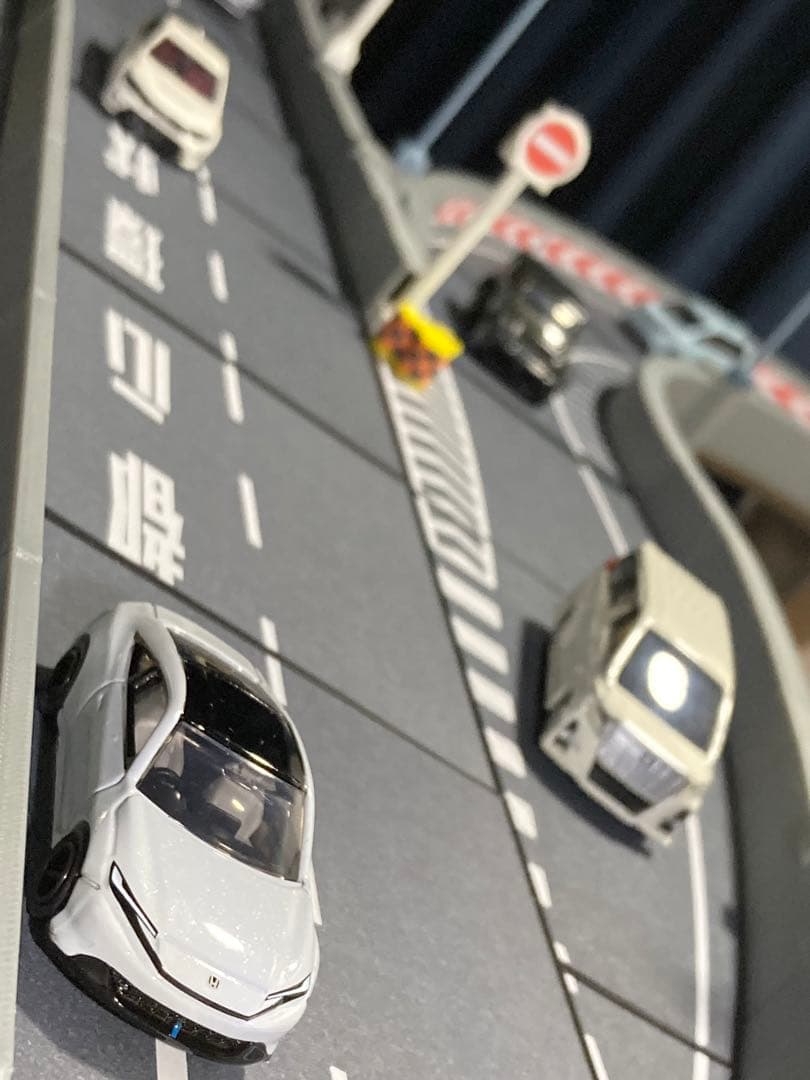 1:64 ミニカージオラマ 非常駐車帯合流カーブセット