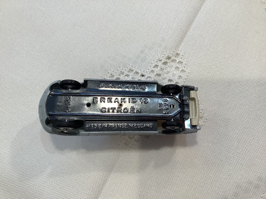 美品　DINKY TOYS シトロエンID 19 AMBULANCEミニカー