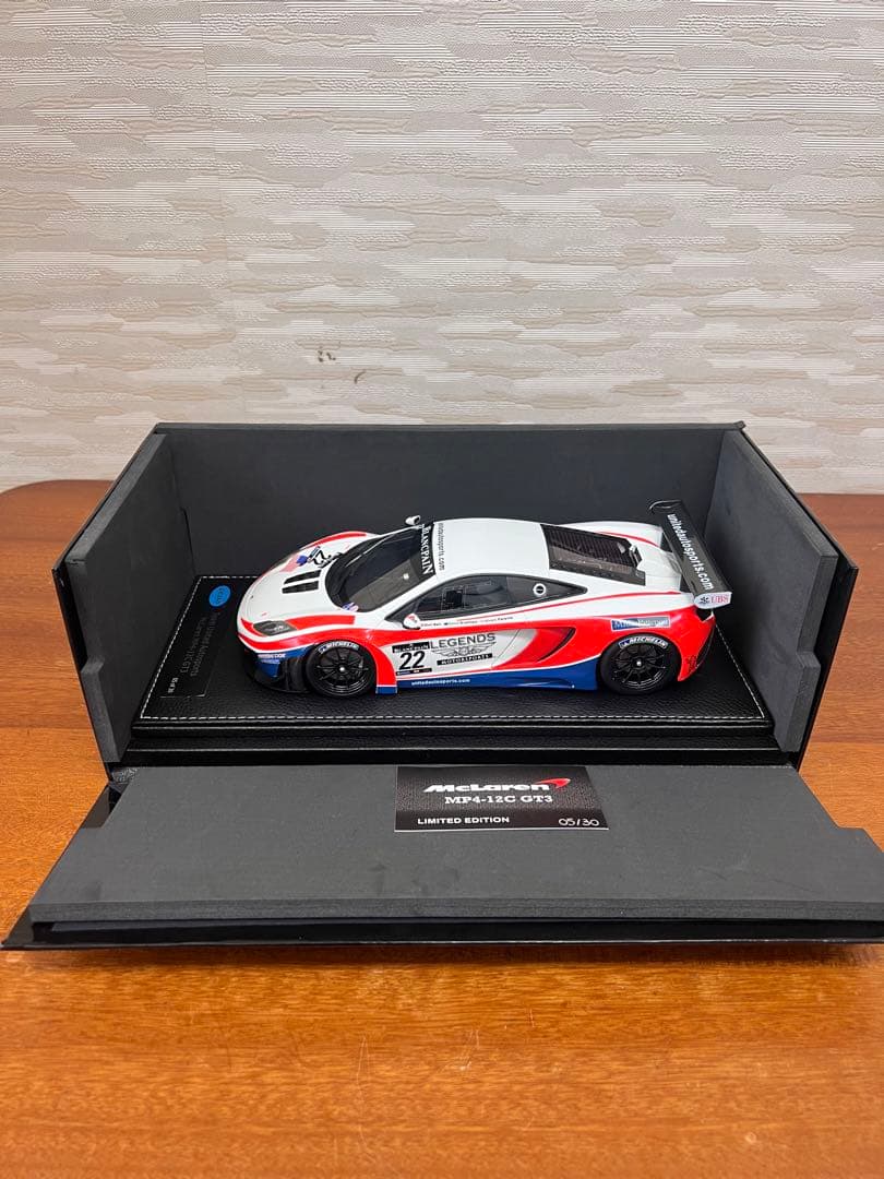 ミニカー1/18 Peako McLaren MP4-12C No.42
