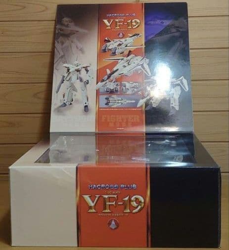 やまとMACROSSPLUSマクロスプラスYF-19イサムダイソン搭乗機 中古品