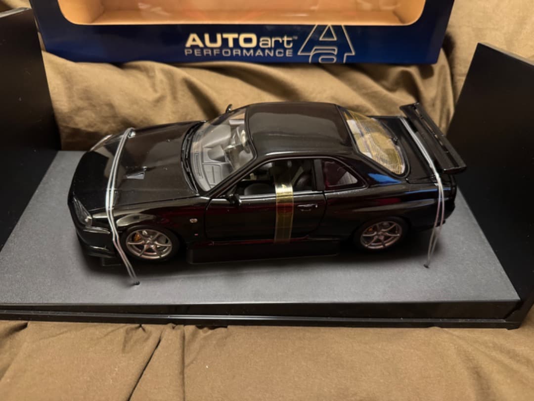 オートアート1/18 日産 スカイライン R34 GTR VスペックIIブラック