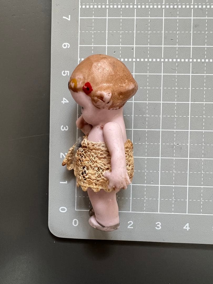 【アンティーク】ドイツ製 Hertwig ビスクドール 女の子 5.5cm